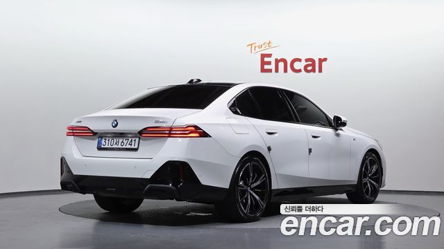2025 BMW 5-Series, VIN WBA51FJ03SCU68324