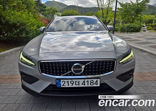 2024 Volvo V60, VIN YV1ZZL124R1133036