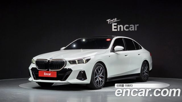 2025 BMW 5-Series, VIN WBA21FJ01SCT43177