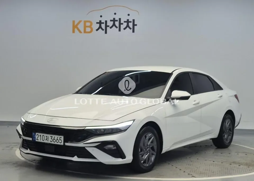2024 Hyundai Avante, VIN KMHLN41EERU813814