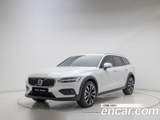2025 Volvo V60, VIN YV1ZZL12182148741