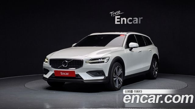 2020 Volvo V60, VIN YV1ZZ102CL1043804