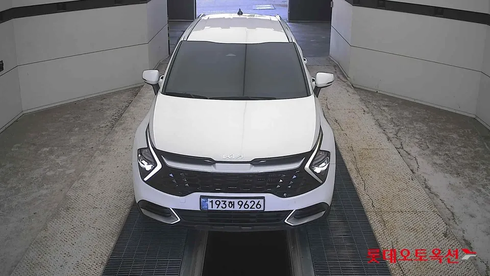 2023 Kia Sportage, VIN KNAPV81GBPK041000
