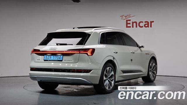 2020 Audi E-Tron, VIN WAUZZZGE7LB039595