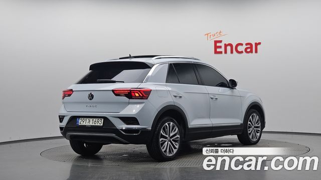 2021 Volkswagen T-Roc, VIN WVGZZZA1ZMV032145