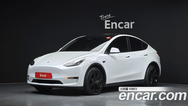 2022 Tesla Model Y, VIN 7SAYGDEE6NF496072