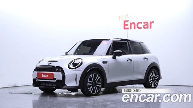 2024 Mini Cooper, VIN WMW61DK00R2V12609