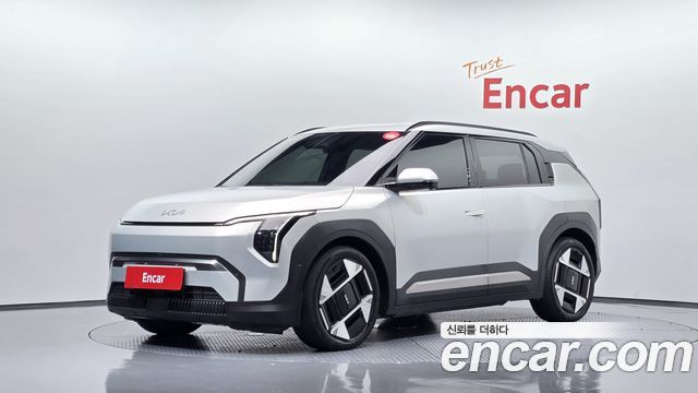 2025 Kia EV3, VIN KNAFC81AFSS002106