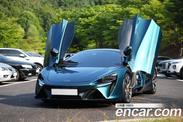 2023 McLaren Artura, VIN SBM16AEB6PW002031
