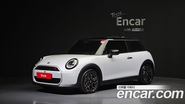 2025 Mini Cooper, VIN WMW21GD03S2W16028