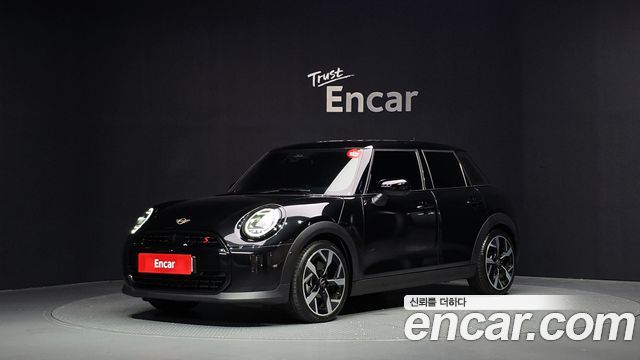 2026 Mini Cooper, VIN WMW51GD08T2X84522