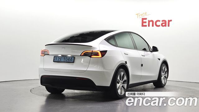 2023 Tesla Model Y, VIN LRWYGCFS0PC074940