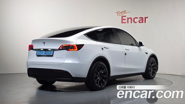 2022 Tesla Model Y, VIN 7SAYGDEEXNF566981