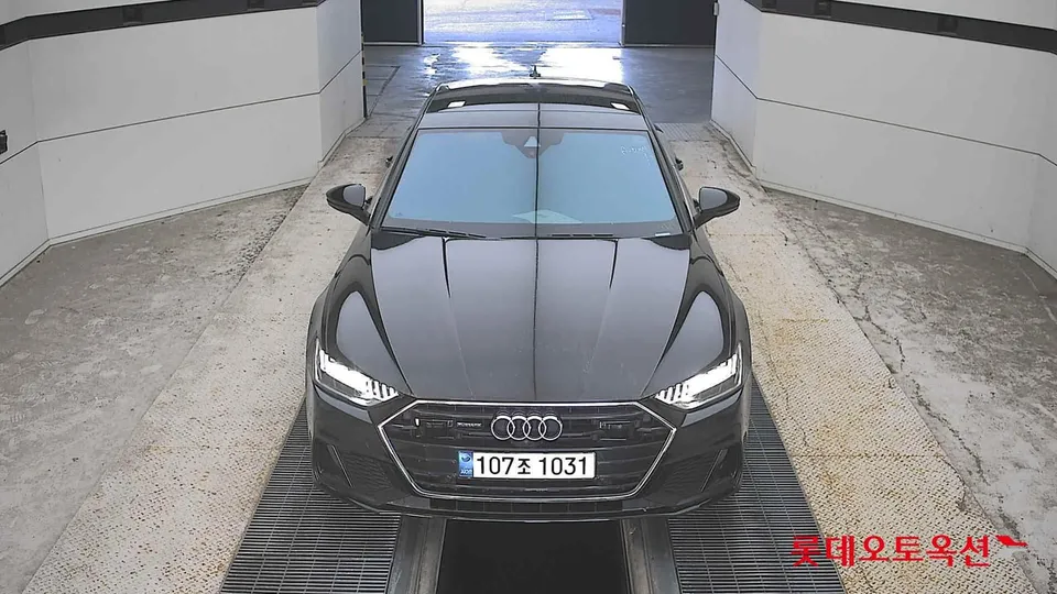 2021 Audi A7, VIN WAUZZZF21MN101595