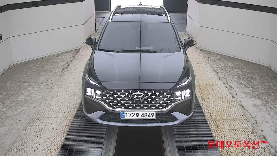 2022 Hyundai Santa Fe, VIN KMHS3811BNU056233