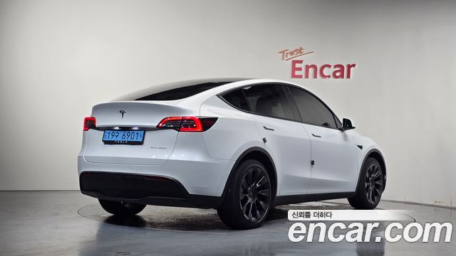 2022 Tesla Model Y, VIN 7SAYGDEEXNF497449