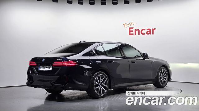 2024 BMW 5-Series, VIN WBA21FJ05RCS71927