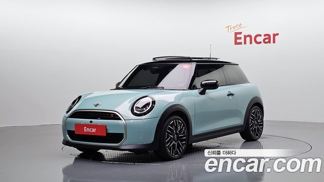 2025 Mini Cooper, VIN WMW21GD07S2W11687
