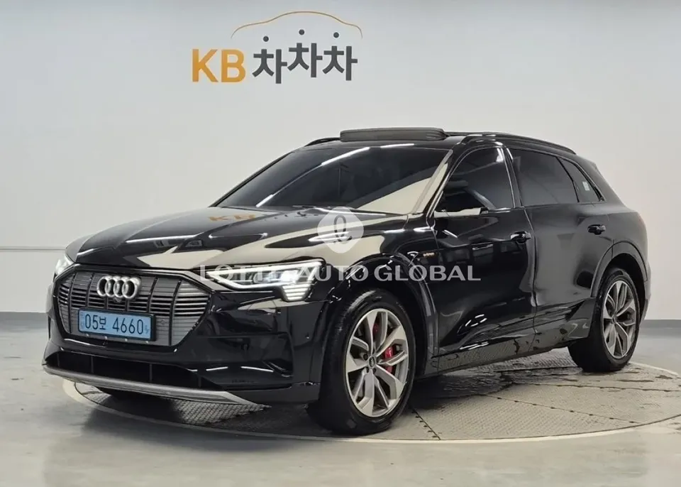 2022 Audi e-tron, VIN WAUZZZGE7NB002212