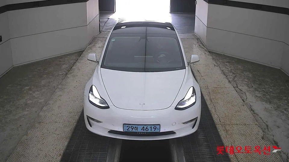 2020 Tesla Model 3, VIN 5YJ3E1EB9LF725472