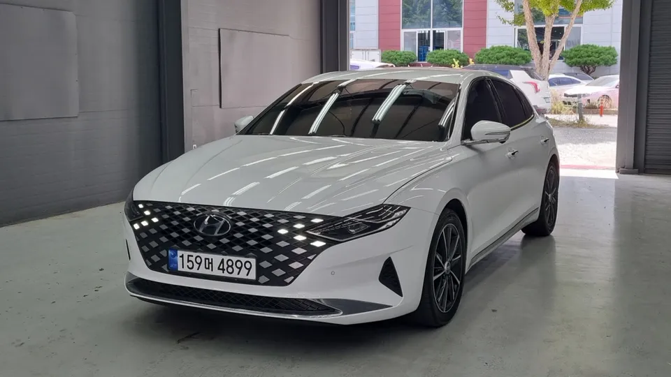 2023 Hyundai Grandeur, VIN KMHF141DBPA515578