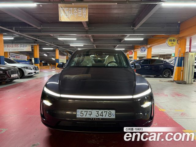 2026 Tesla Model Y, VIN LRWYGCEK3TC927004