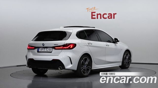 2023 BMW 1-Series, VIN WBA7L7107P7M52412