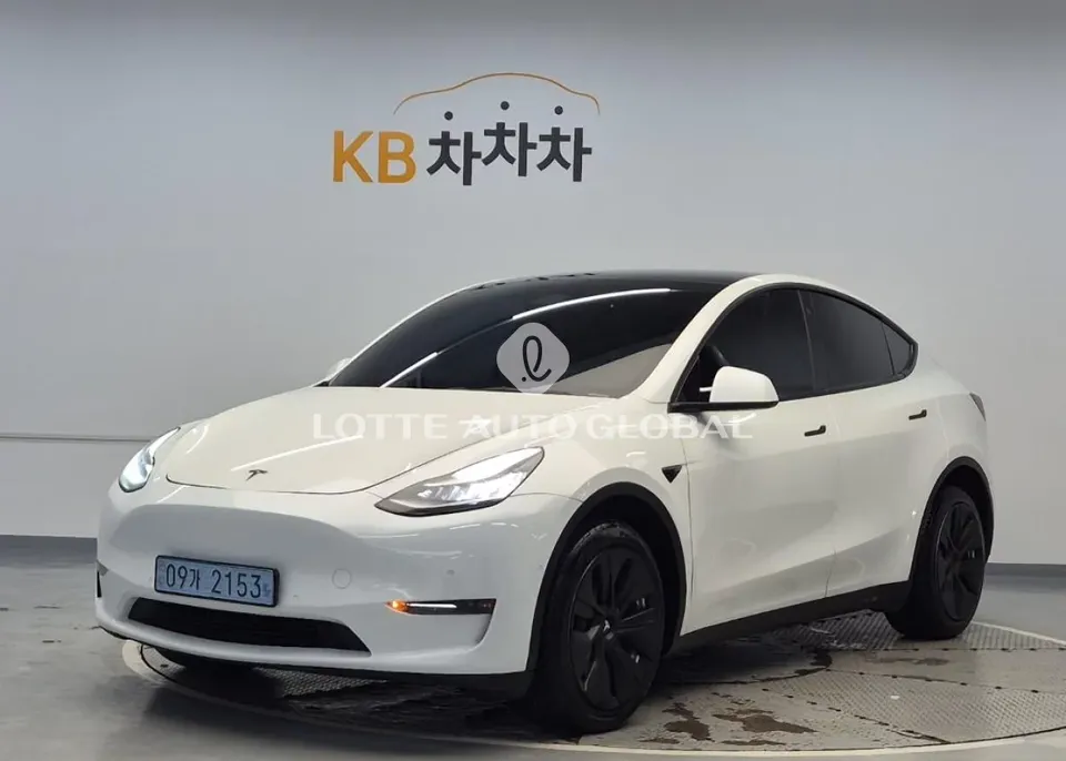 2021 Tesla Model Y, VIN 5YJYGDEE3MF225837