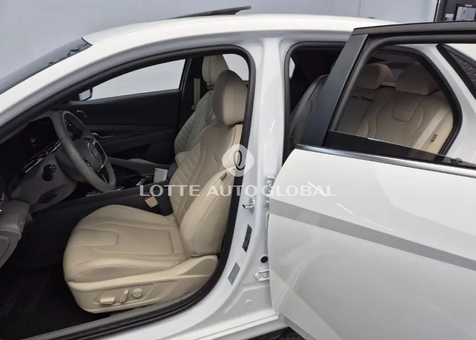 2025 Hyundai Avante, VIN KMHLR41EESU977836