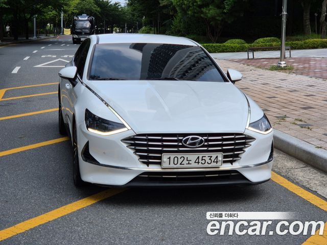 2021 Hyundai Sonata, VIN KMHL241JBMA028736