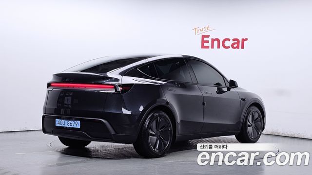 2025 Tesla Model Y, VIN LRWYGCFJ2SC252542