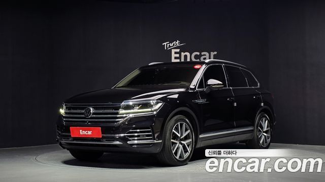 2021 Volkswagen Touareg, VIN WVGZZZCRZMD002640