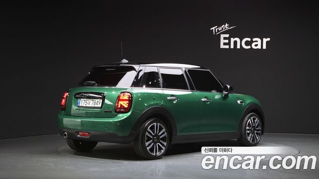 2021 Mini Cooper, VIN WMWXV7105M2N30236