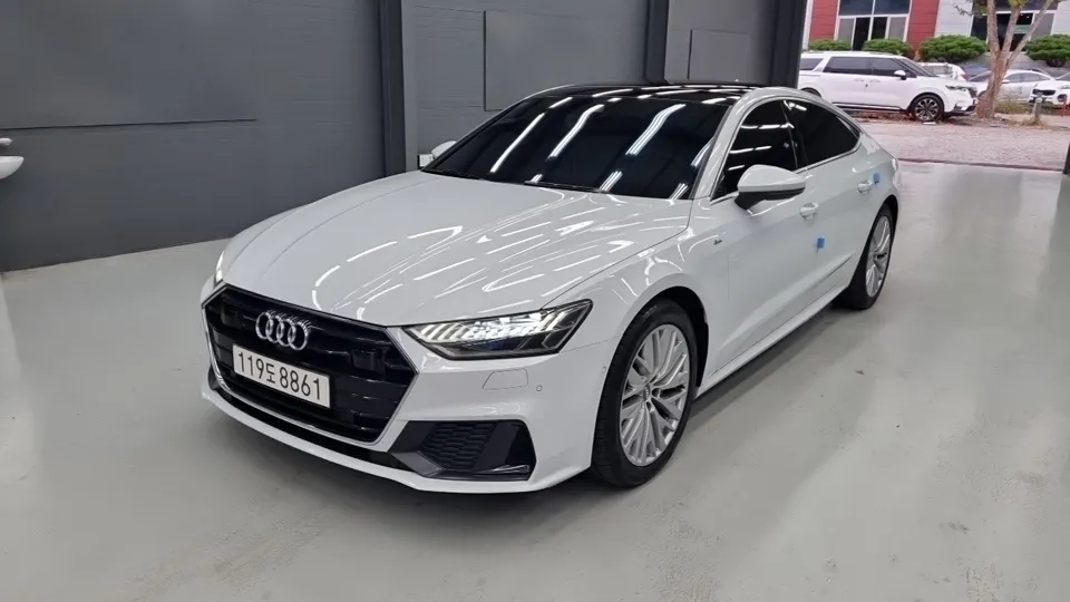 2021 Audi A7, VIN WAUZZZF21MN005742