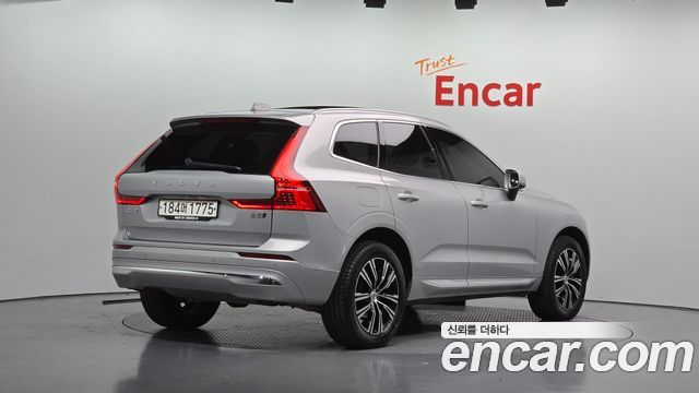 2022 Volvo XC60, VIN YV1UZL12CN1942384