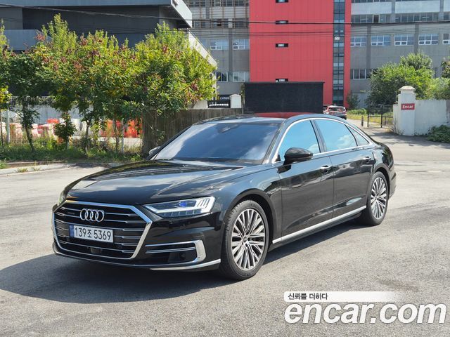 2021 Audi A8, VIN WAUZZZF8XMN013245