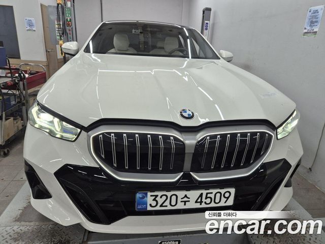 2026 BMW 5-Series, VIN WBA21FJ0XTCW46749