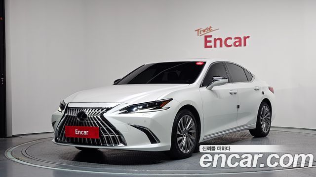 2026 Lexus ES, VIN JTHBA1C11T2029711