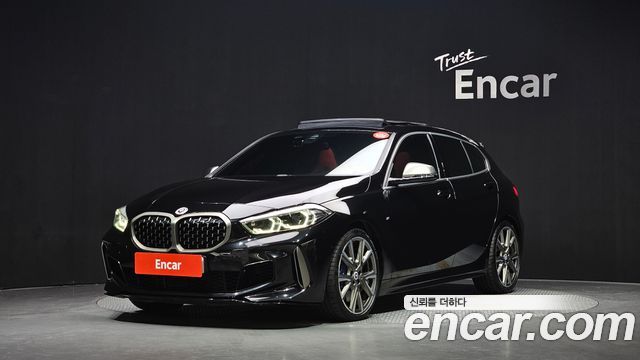 2022 BMW 1-Series, VIN WBA7L1108N7L09527