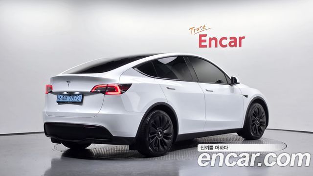 2024 Tesla Model Y, VIN LRWYGCFS5RC179704