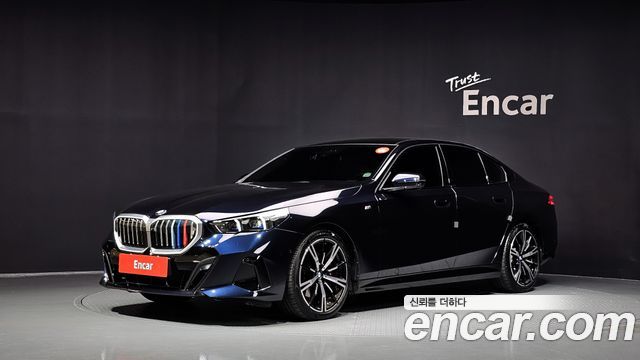 2025 BMW 5-Series, VIN WBA51FJ05SCT68595