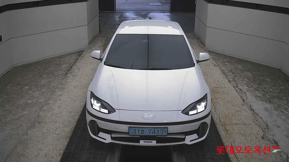 2023 Hyundai Ioniq 6, VIN KMHM241BFPA001736