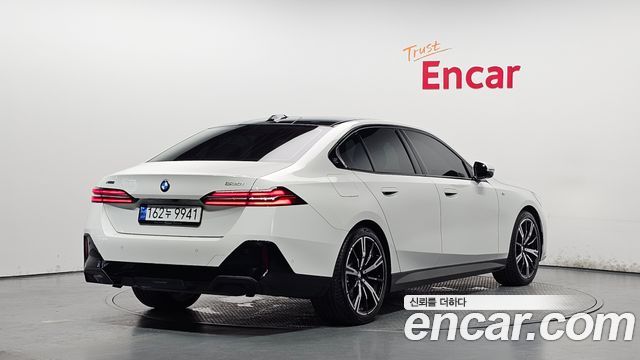2025 BMW 5-Series, VIN WBA51FJ08SCT78358
