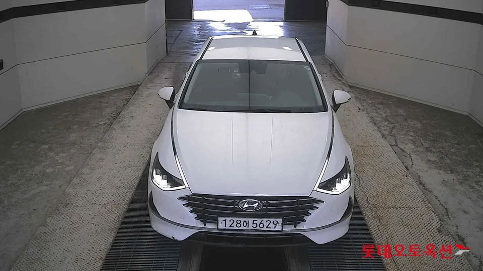 2020 Hyundai Sonata, VIN KMHL341DBLA055395