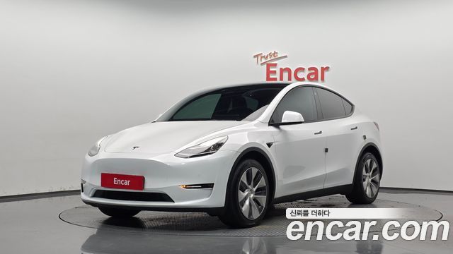 2022 Tesla Model Y, VIN 7SAYGDEE8NF503183