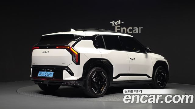 2024 Kia EV3, VIN KNAFE81AFSS020108