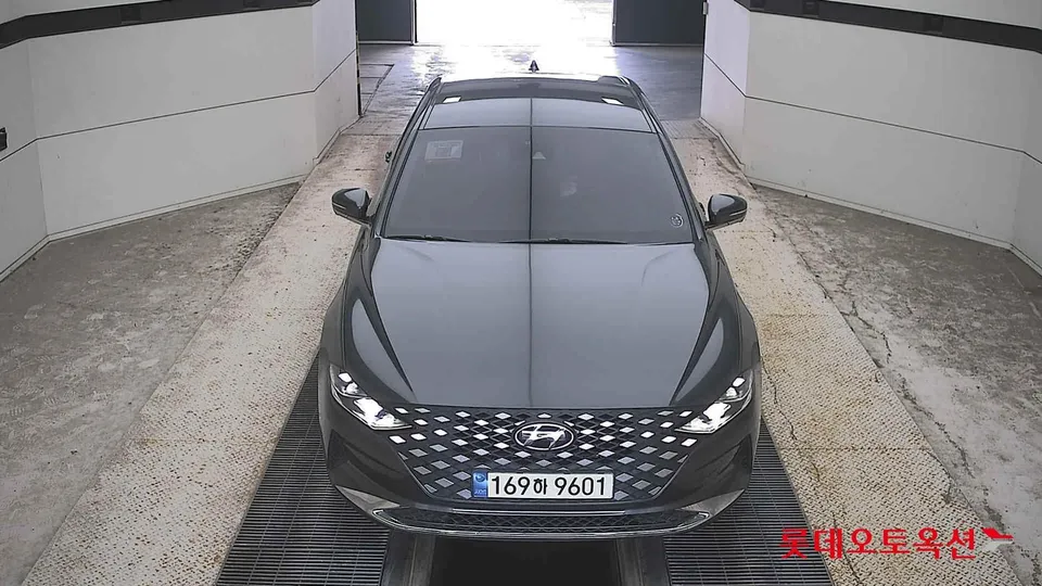 2022 Hyundai Grandeur, VIN KMHF241GBNA500376