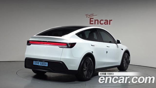 2025 Tesla Model Y, VIN LRWYGCFJ9SC027390