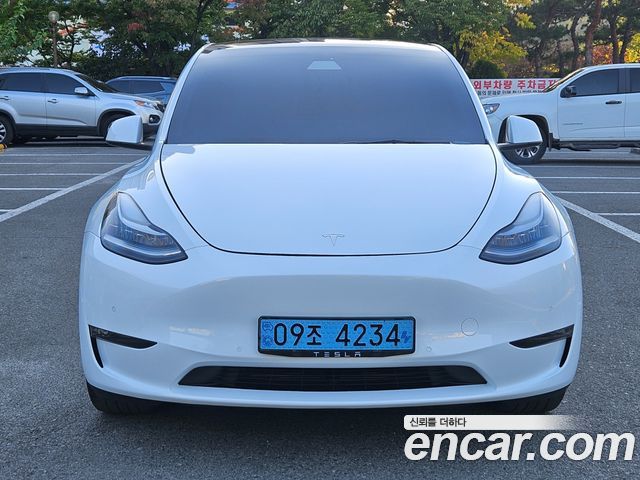 2021 Tesla Model Y, VIN 5YJYGDED5MF237401