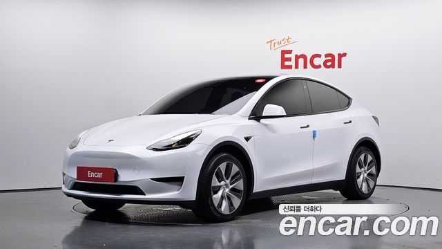 2024 Tesla Model Y, VIN LRWYGCFSXRC425713
